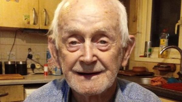 托马斯·奥哈洛伦:一名退休老人的家人在代步车上被捅死，当时他“完全麻木”