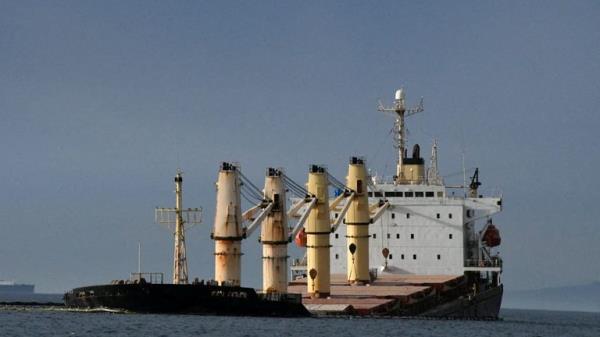 直布罗陀坚称，相撞后搁浅货船的燃油泄漏已被“控制”