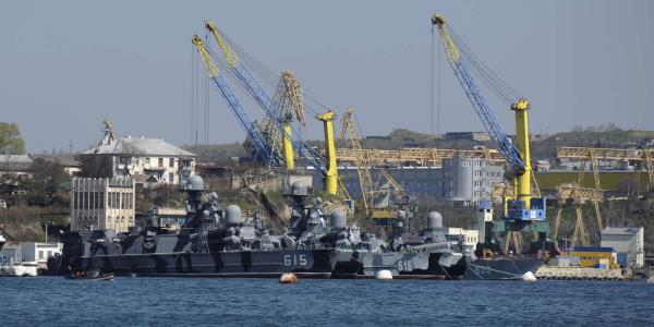 在克里米亚舰队遭受“大规模”袭击后，俄罗斯停止参与乌克兰粮食交易