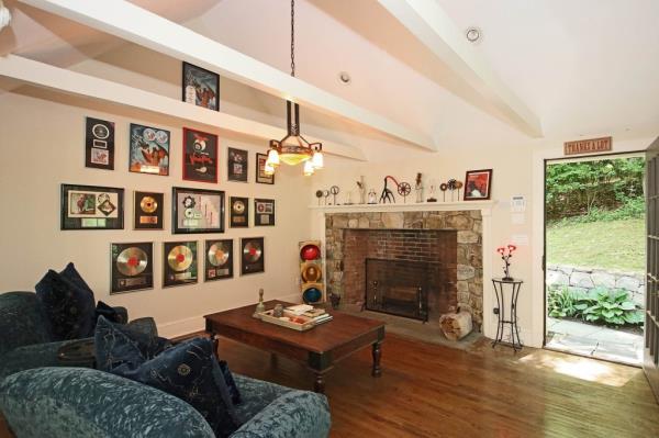 作曲家吉姆·斯坦曼(Jim Steinman)在康涅狄格州的房产标价为555万美元